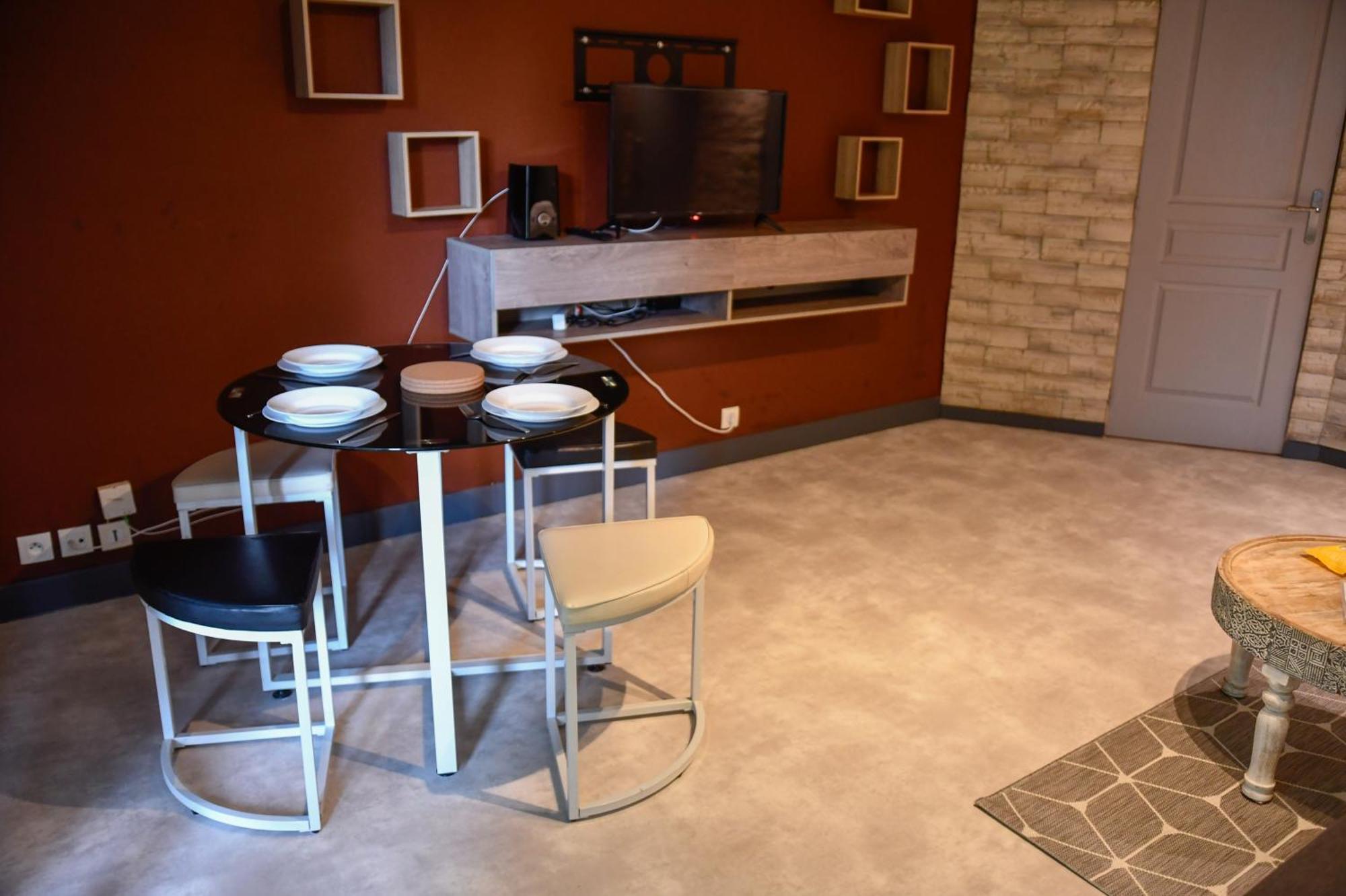 Calme Et Terrasse Privee Pres De Vichy Apartment Белерив-сюр-Алие Екстериор снимка